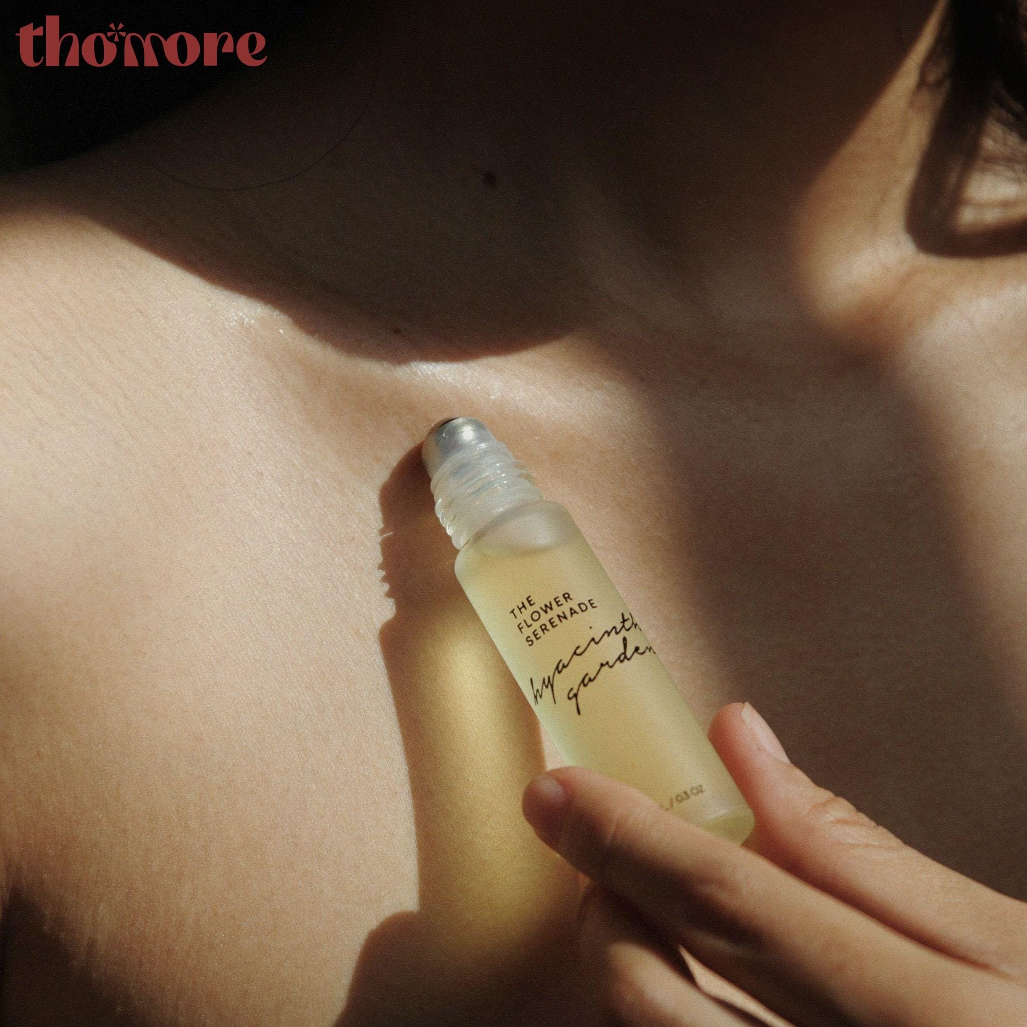 Cách Sử Dụng Nước Hoa Dạng Lăn Đúng Cách Giúp Lưu Hương Cả Ngày 2 Thông tin cơ bản về nước hoa dạng lăn