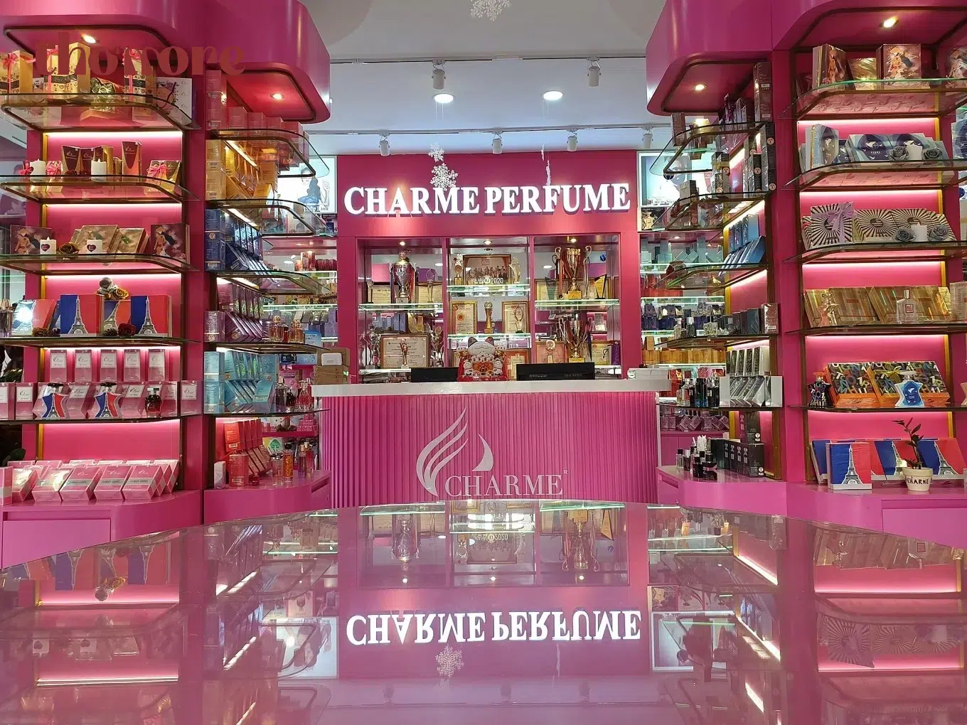 Nước hoa Việt Nam nổi tiếng Charme Perfume