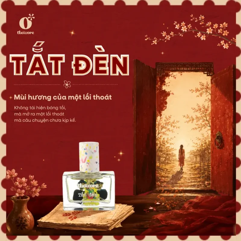 Nước hoa Tắt Đèn có mùi gì? Mùi hương của lối thoát trong đêm tối 1 Nước hoa Thơmore Tắt Đèn - chai 10ml trên nền đỏ, mùi hương của lối thoát trong đêm tối